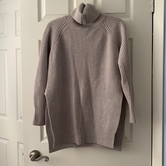 turtleneck - Picture 1 of 4